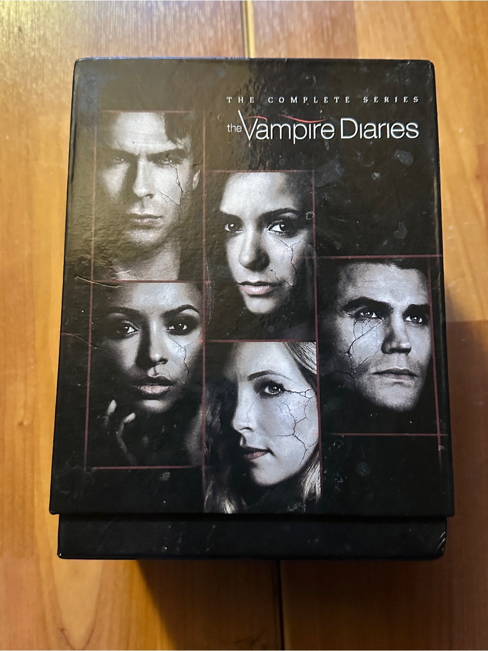 Complete Series The Vampire Diaries Open Box Set - Black